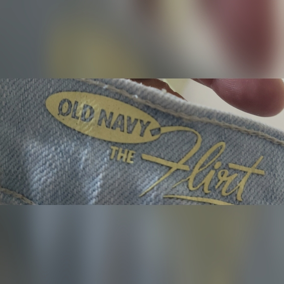 Old Navy the flirt Jean Shorts cuffed size 8 - Picture 5 of 5